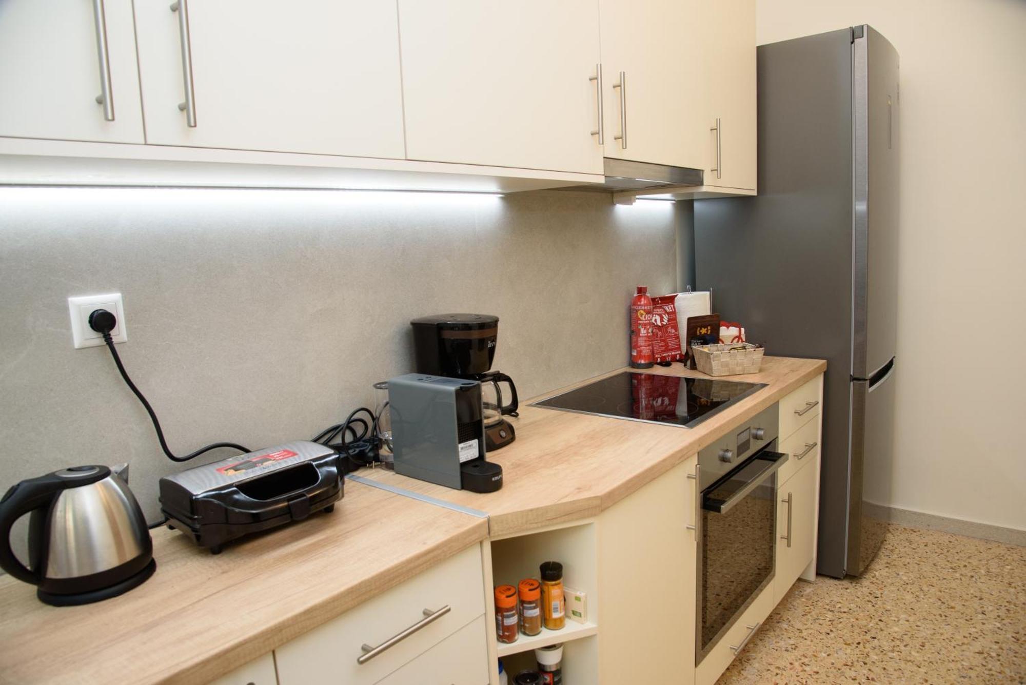 Annag Apart And Zitahouse Атина Екстериор снимка